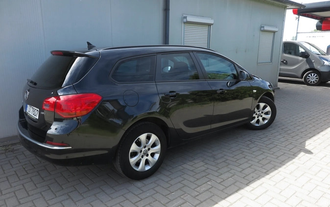 Opel Astra cena 28900 przebieg: 200000, rok produkcji 2015 z Brzeg małe 466